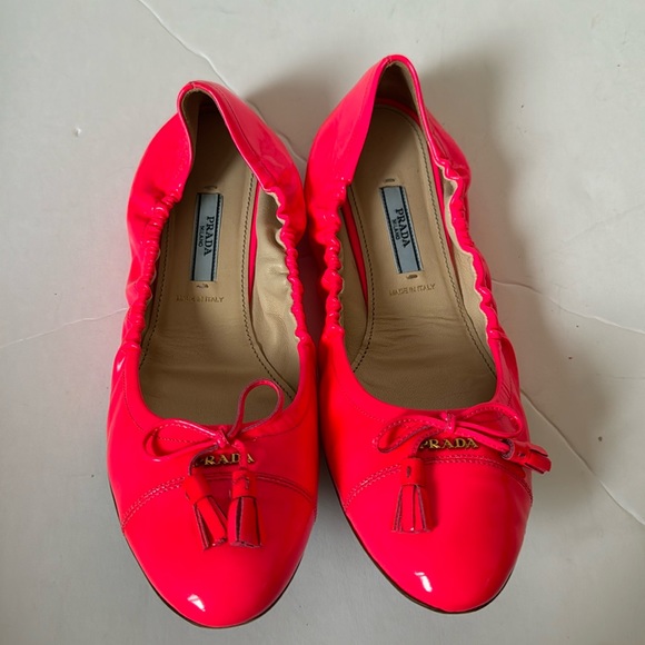Prada flats - Picture 1 of 11